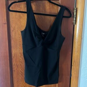 Gap key hole tank top